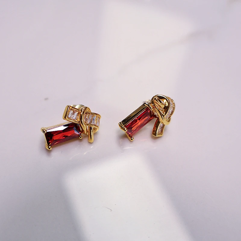 铜合金锆石耳饰 【狮子7.23-8.22】王之火红耳环