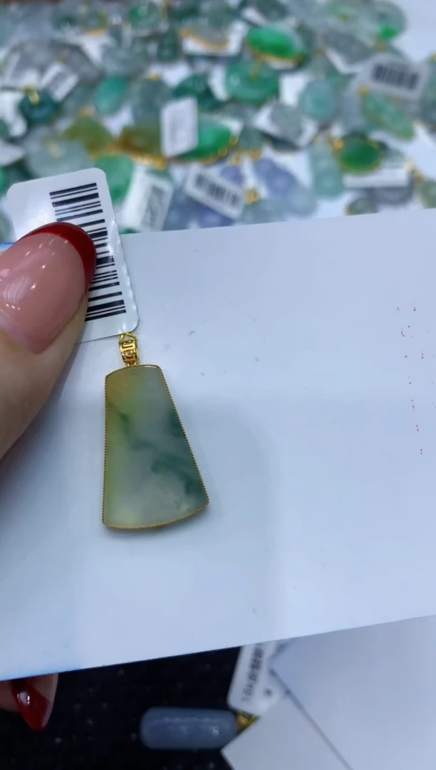 【闪购商品】翡翠颈饰18K金镶嵌111111111
