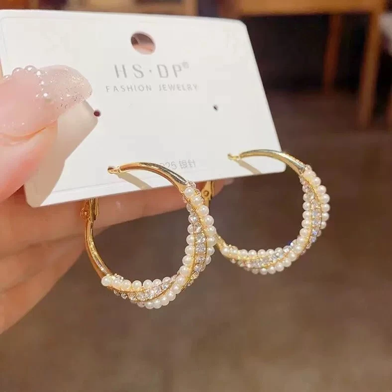 925银针仿珍珠耳饰 轻奢时尚精致百搭独特设计珠珠耳圈耳饰