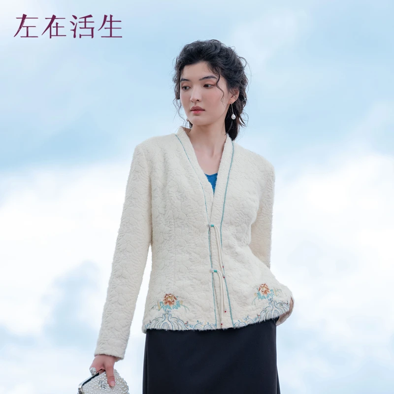 生活在左2023秋冬新品绣花新中式盘扣修身外套上衣女1934202春秋.