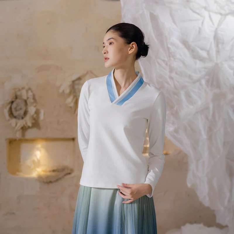 生活在左主2022秋冬新品新国风交襟V领上衣长袖T恤女1924222上衣