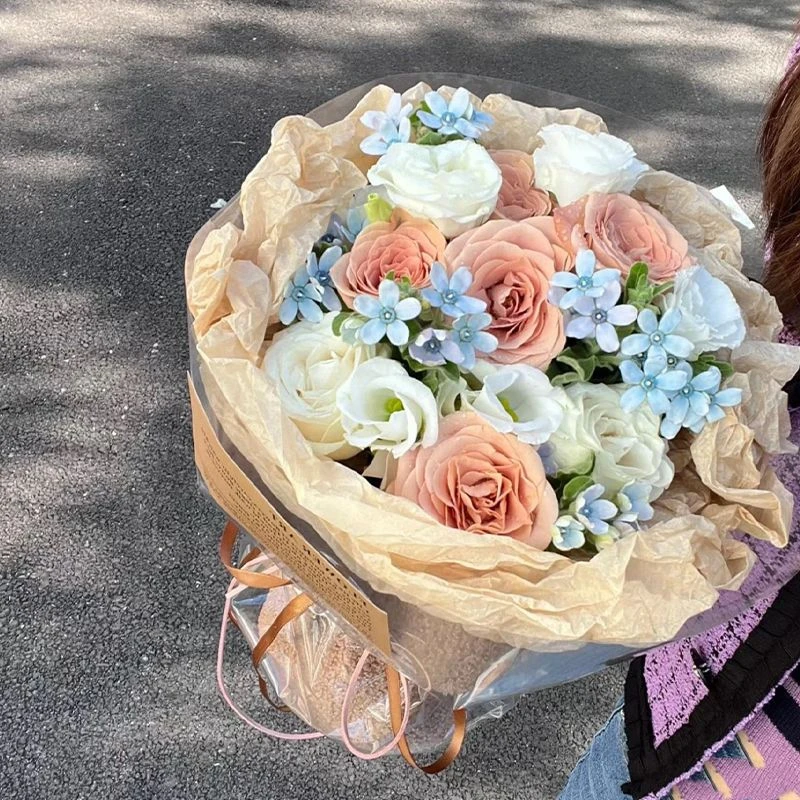 【温柔爱意】5朵卡布奇诺混搭白玫瑰花束生日鲜花送女闺蜜礼物花店送花上门鲜花免费配送送女友
