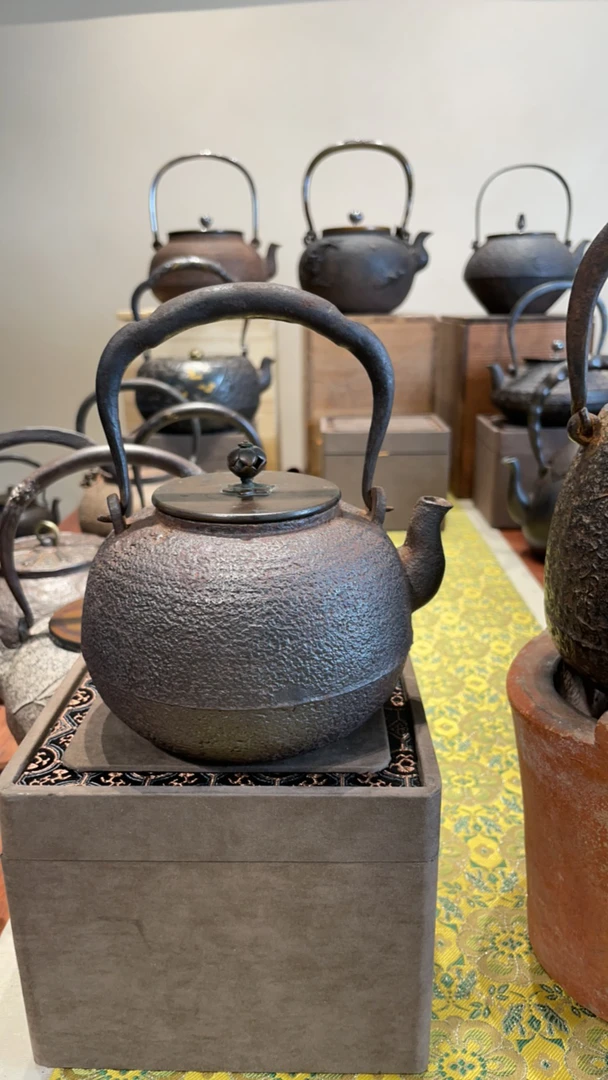 日本龙文堂造丸型老铁壶