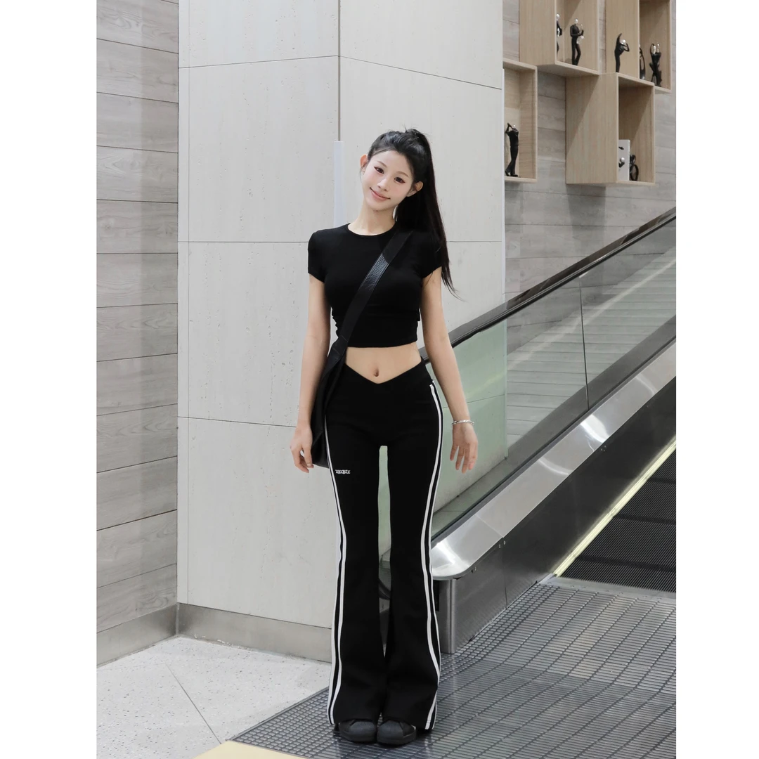 1LIYUNER黑色喇叭裤女春夏季设计感修身显瘦辣妹运动休闲瑜伽裤子