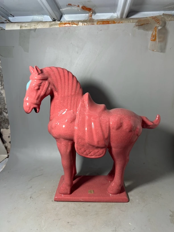 五代柴窑 柴瓷马 高度 40 公分 宽 40 公分 显德元年 胎釉一色