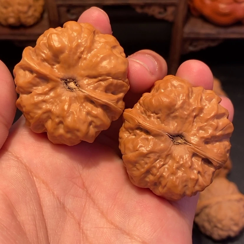 【闪购商品】文玩核桃吊坠阿***式