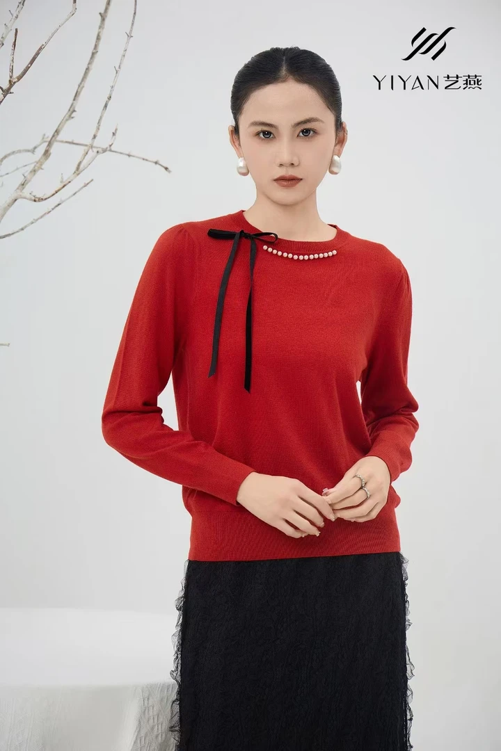 YIYAN艺燕-减龄珍珠圆领毛衫