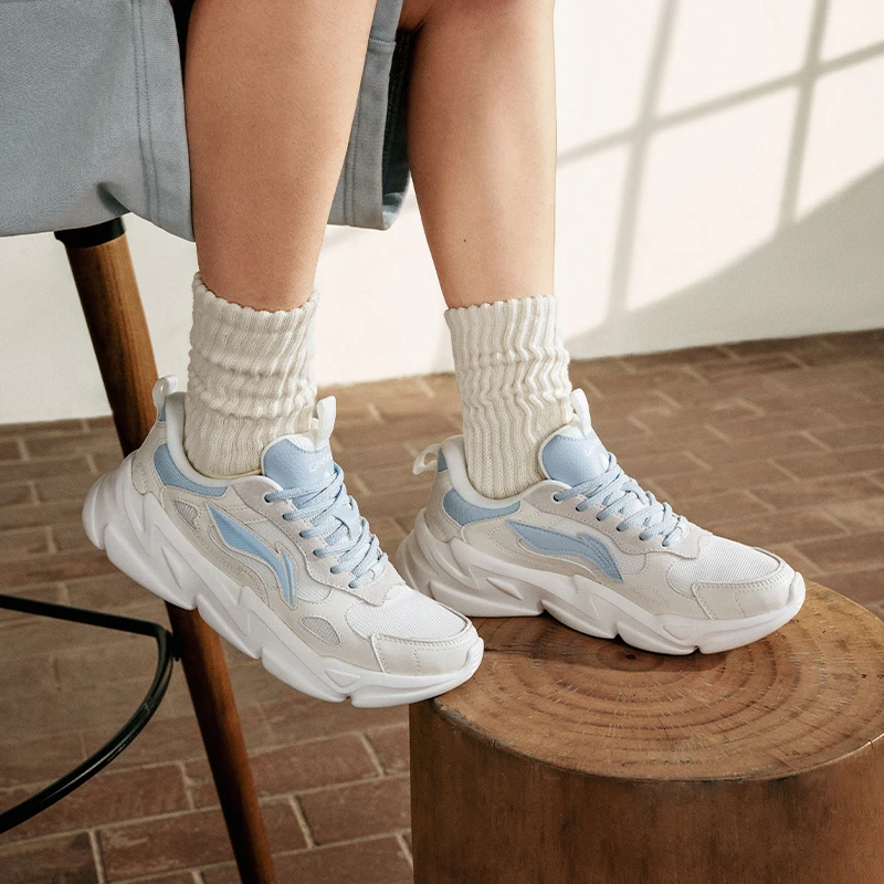 李宁休闲鞋女秋季运动生活系列透气防滑低帮经典休闲鞋AGCT388