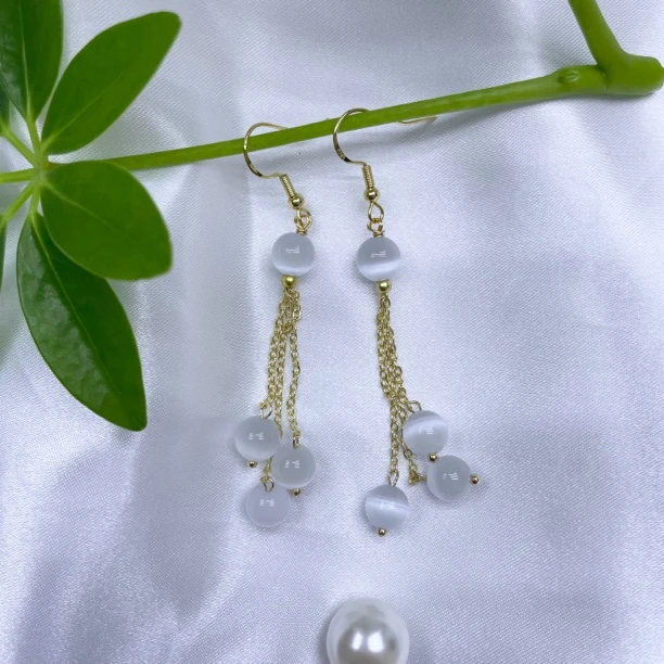 铜合金耳饰 白色猫猫流苏女款耳坠保色防过敏耳钩小香风耳环185