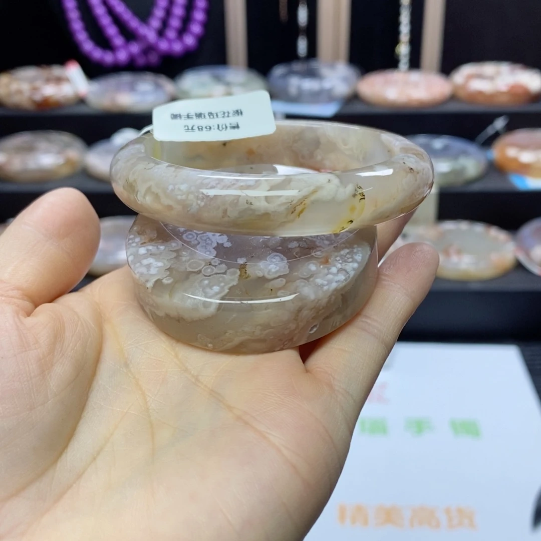 石英质玉手镯未镶嵌55