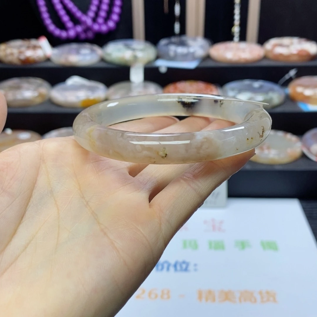 石英质玉手镯未镶嵌58