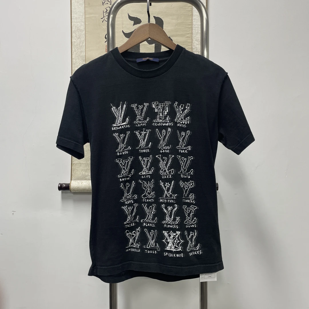 99新 LouisVuitton/路易威登 手势短袖S 衣长64 胸围46 F1104
