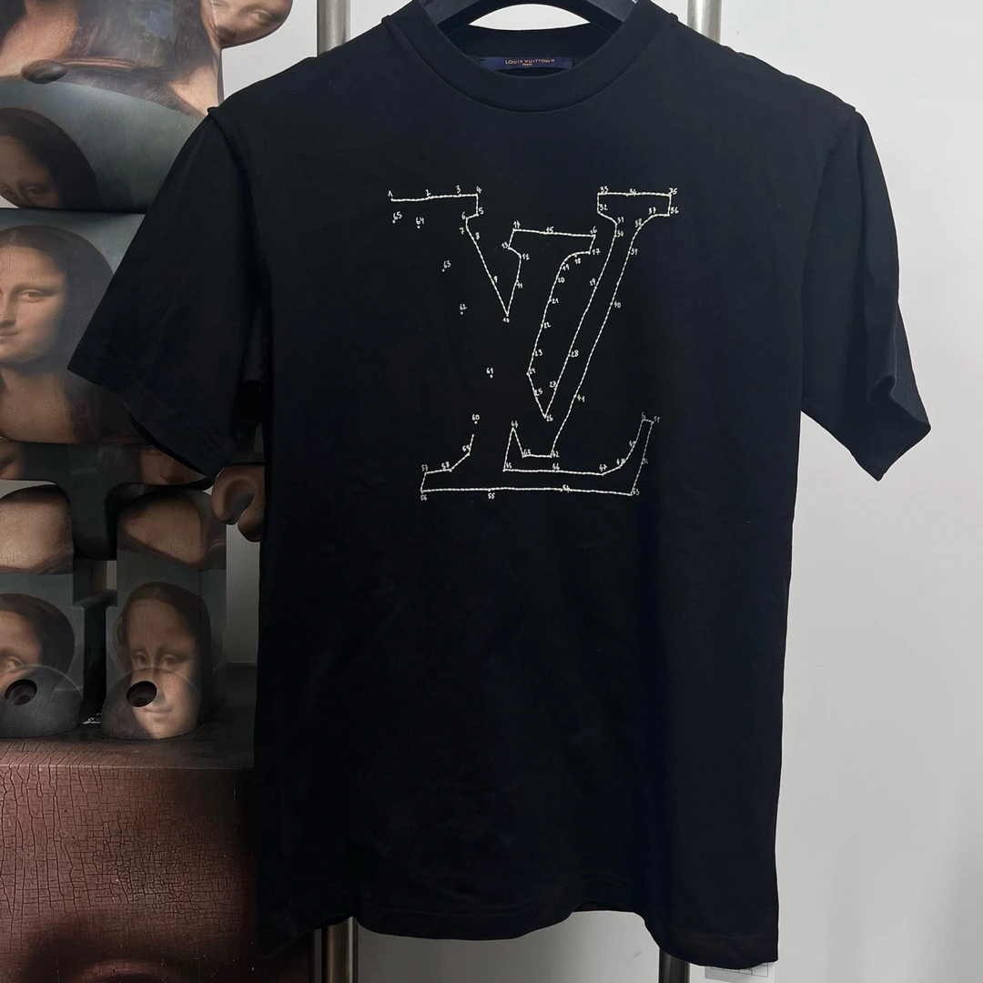 Louis Vuitton Lv黑色连连看短袖 尺码：M 衣长69 胸围48