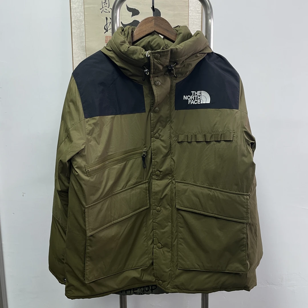 北面军绿羽绒服 H0207 尺码：L 衣长69 胸围62