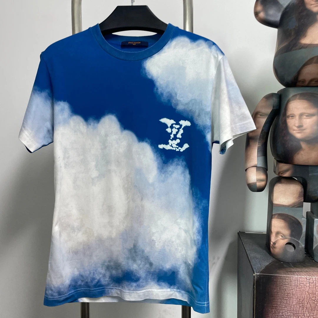 Louis Vuitton 蓝天白云短袖 尺码：XS 衣长67 胸围45 新旧：99新