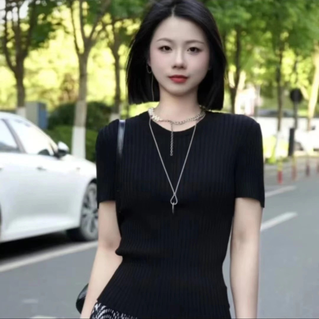 GIRDEAR/哥弟2024夏新款薄款竖条针织短袖T恤女1399607修身时尚