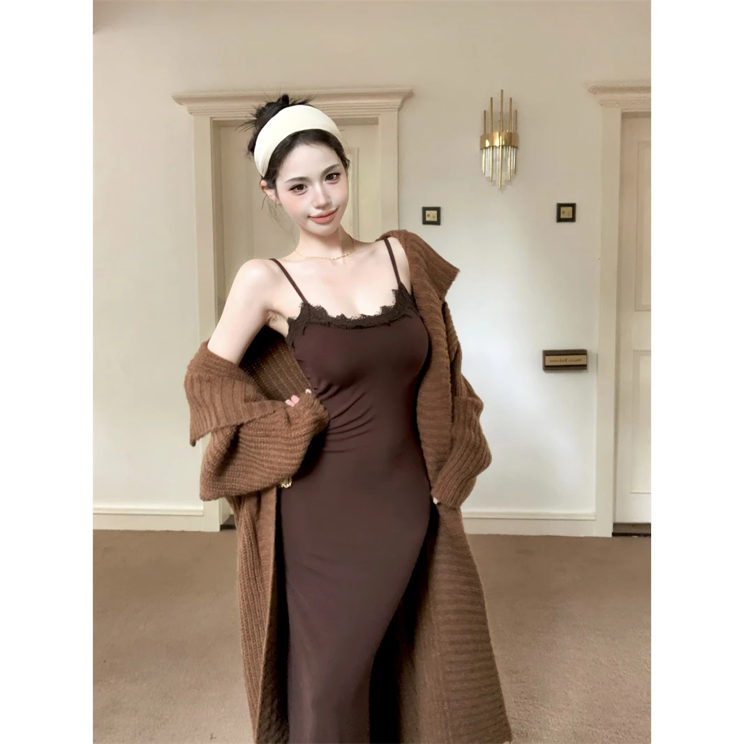 慵懒感咖色连帽毛衣外套纯欲内搭蕾丝吊带连衣裙长款针织开衫套装