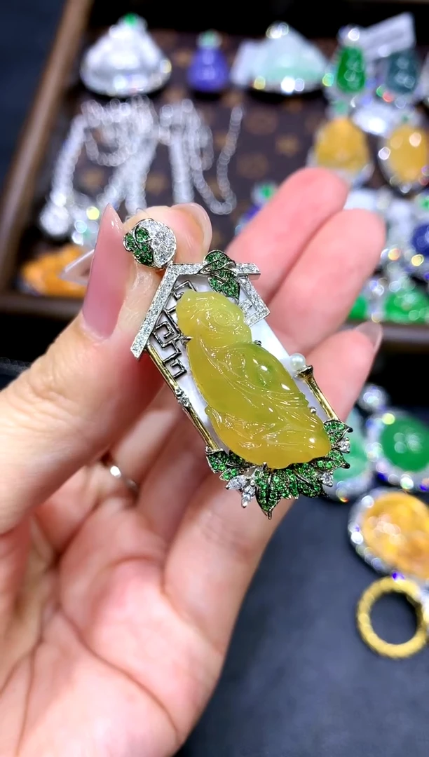 【闪购商品】翡翠吊坠(不含链)18K金镶嵌135-英明神武