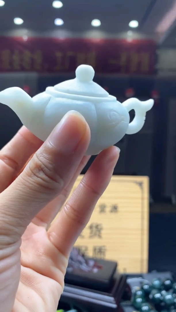 【闪购商品】定制翡翠未镶嵌        *111配底座