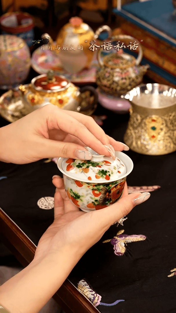 【闪购商品】朱清      草莓鱼      盖碗