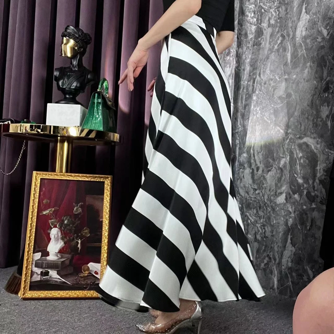 （特价处理不包邮）夏季气质时尚新款黑白条纹显瘦高腰长款半身裙