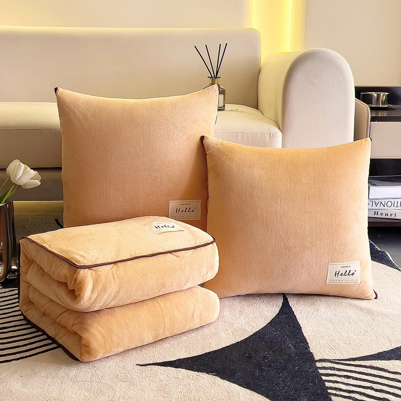 全绒汽车午睡车载多功能毯子沙被抱枕毯子抱枕双面加绒两用抱枕