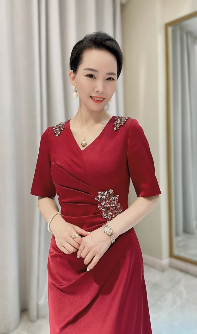 红印象高定妈妈装喜婆婆修身显瘦优雅气质设计师轻奢婚宴宴会礼服