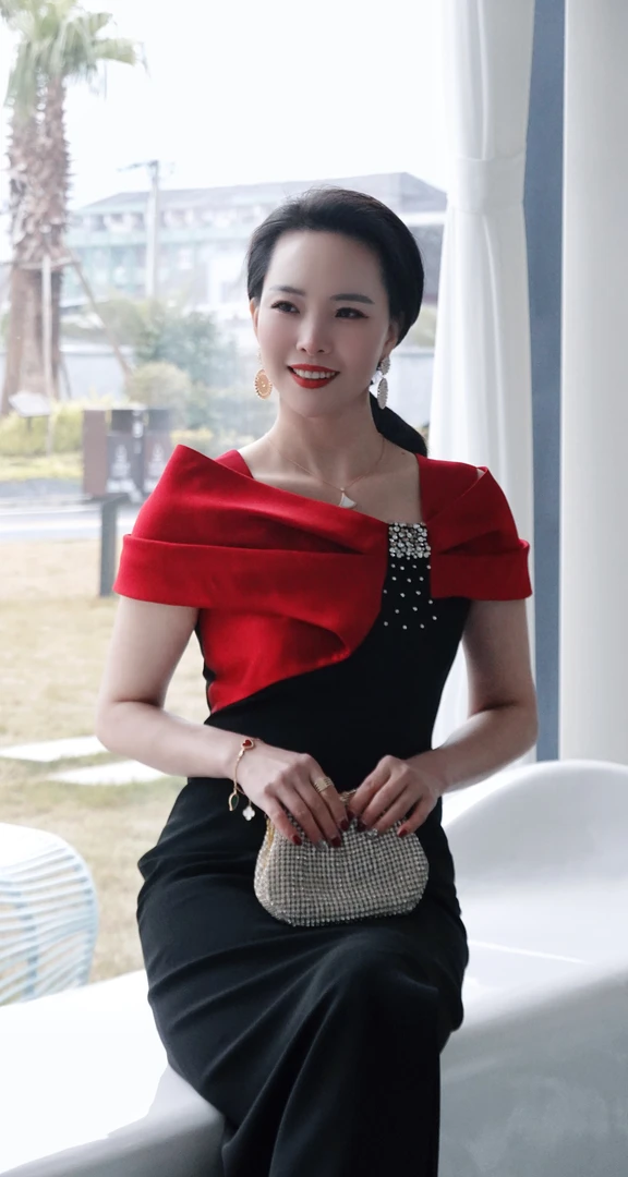红印象高定妈妈装喜婆婆修身显瘦优雅气质设计师轻奢婚宴宴会礼服