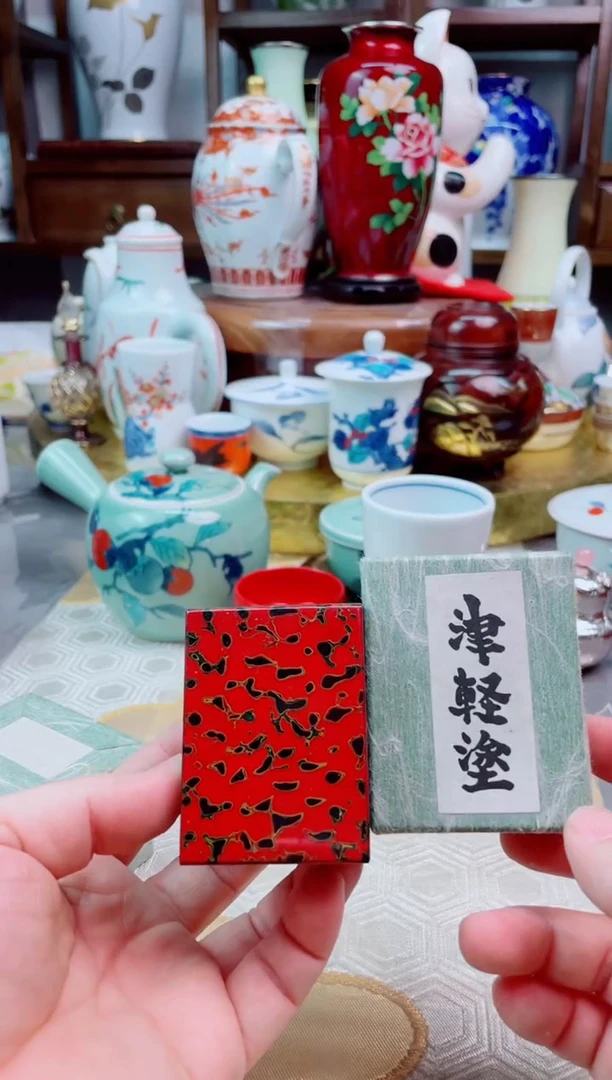 【闪购商品】盘日产菠萝漆实木笔筒