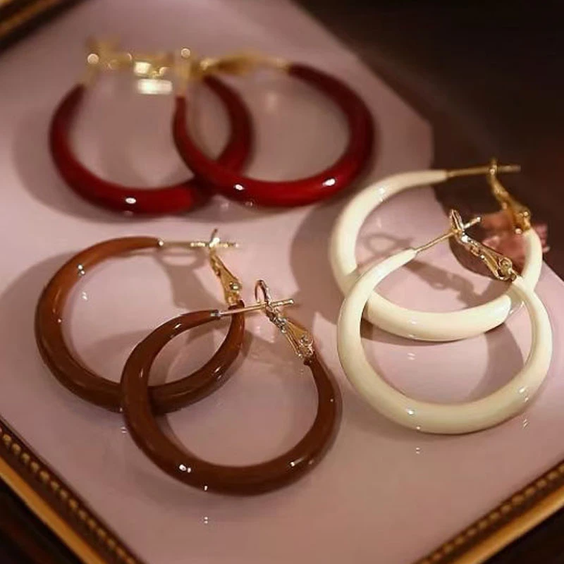 合金耳饰 2025新款白色圈圈大耳环轻奢高级感耳钉适合圆脸的耳饰
