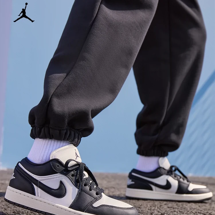 AIR JORDAN官方正品AJ1女子黑白熊猫低帮运动休闲鞋 - FB9893-101