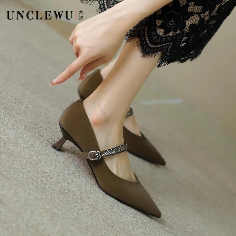 吴大叔/头层牛皮不掉跟一字带搭扣显瘦矮跟高跟鞋单鞋女/23-266