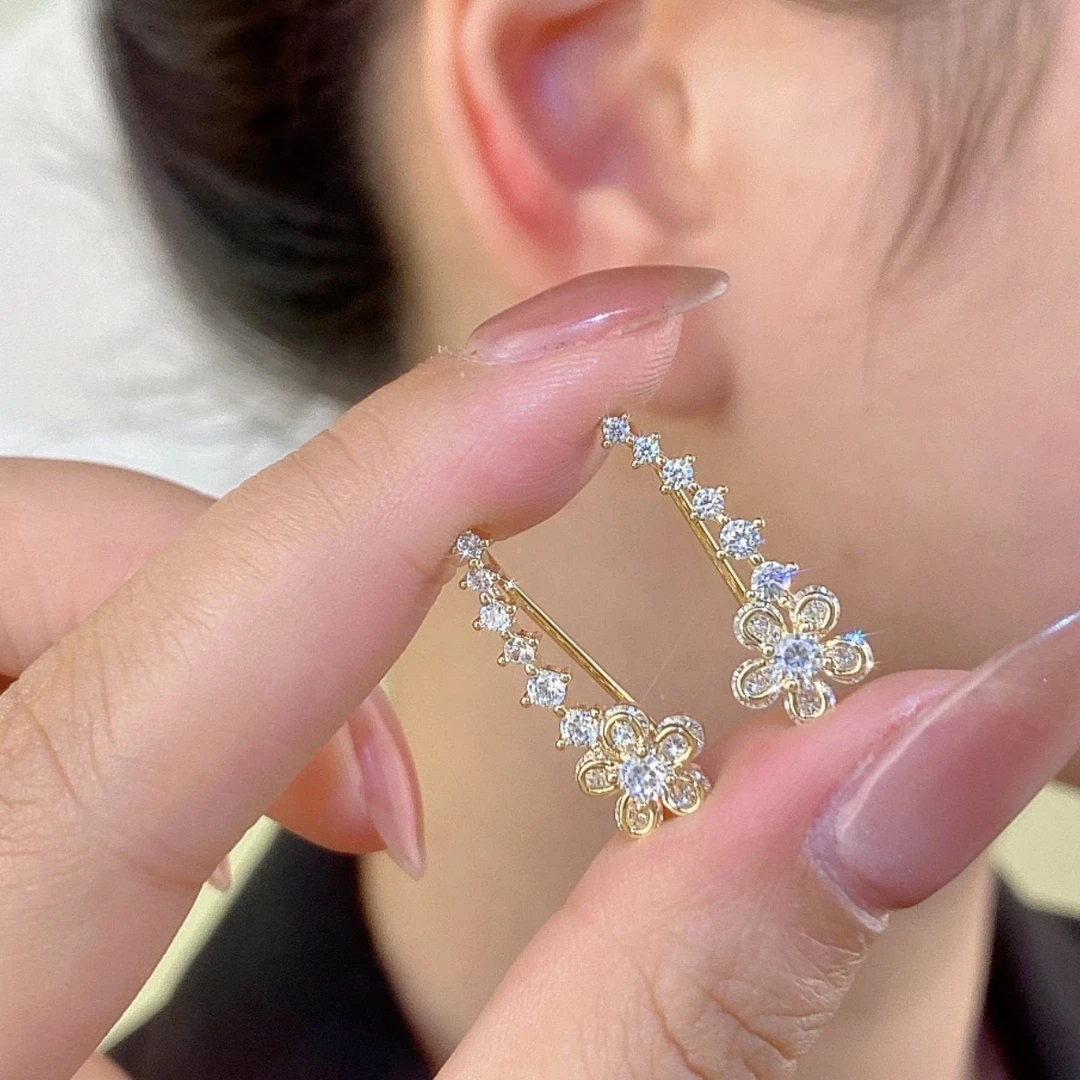 铜合金耳饰 韩式时尚气质独特设计感锆石花朵耳钉耳排高级百搭