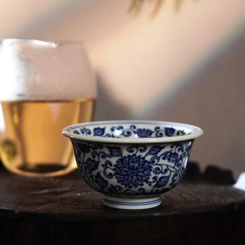 【天成赏瓷】手绘柴窑青花缠枝内外绘压手杯茶器茶盏高端瓷器yd.
