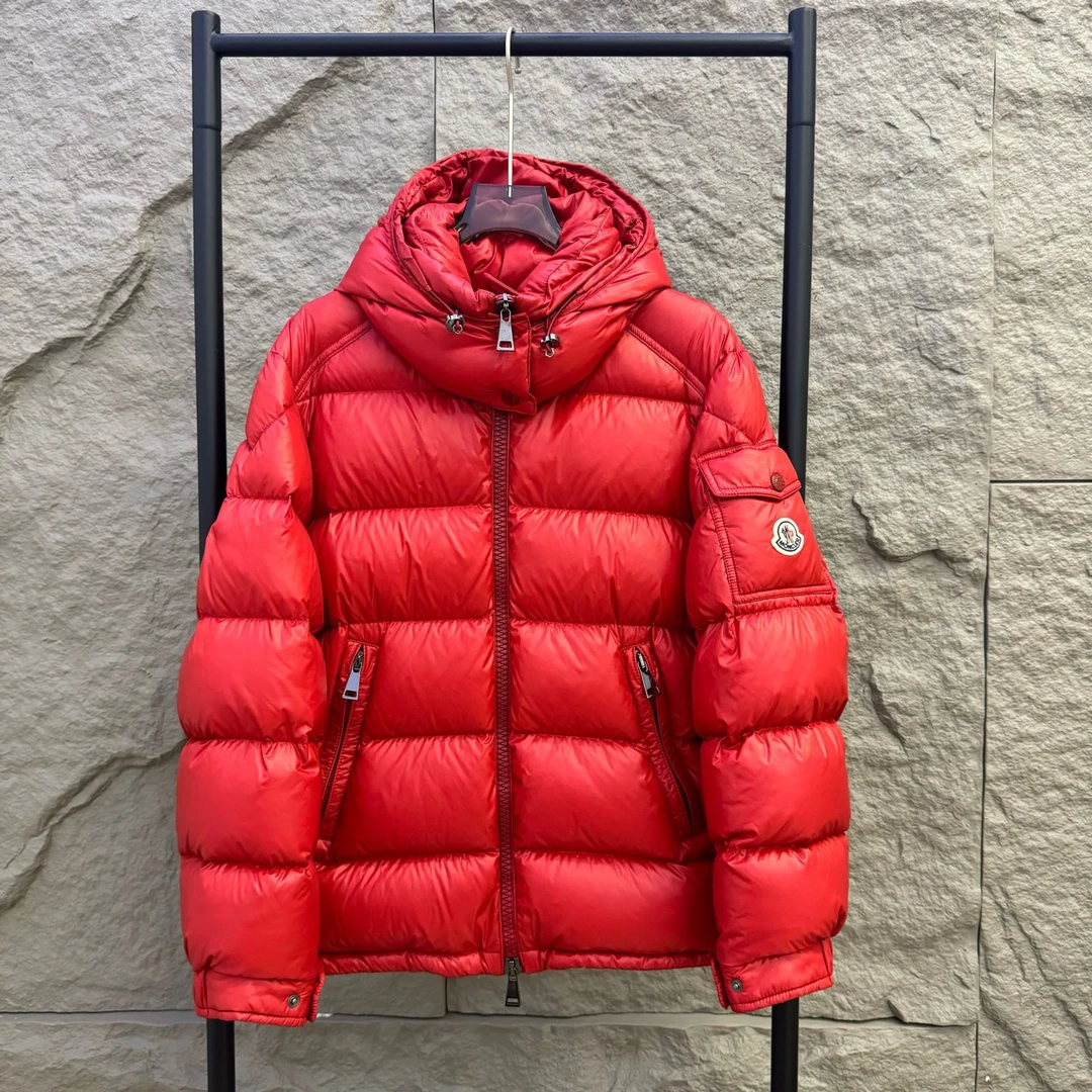 盟可睐/Moncler/蒙口红色玛雅羽绒服 0码 98新 GM000185