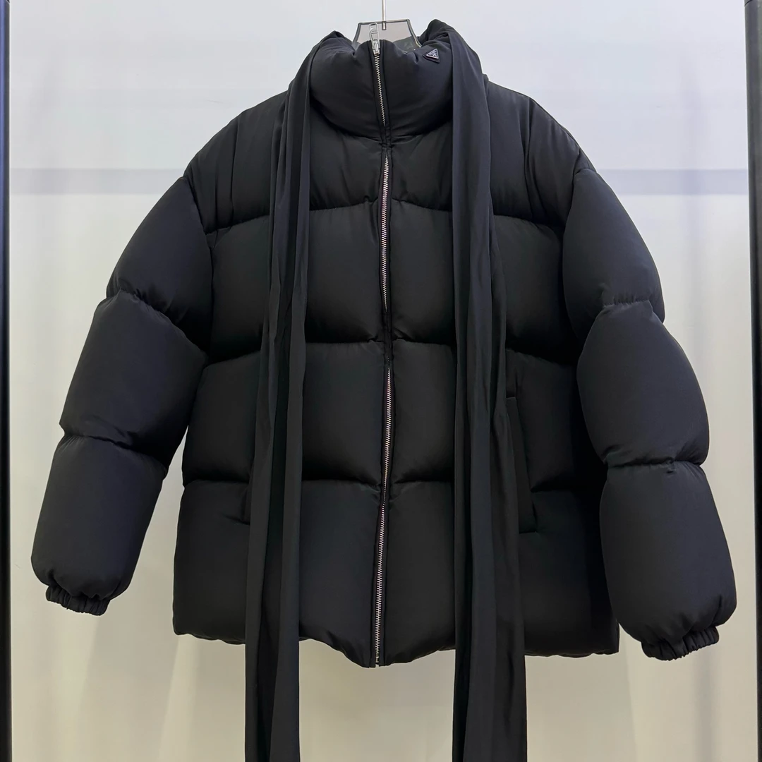 Prada/普拉达/黑色面包羽绒服 38码 全新带吊 GM000943