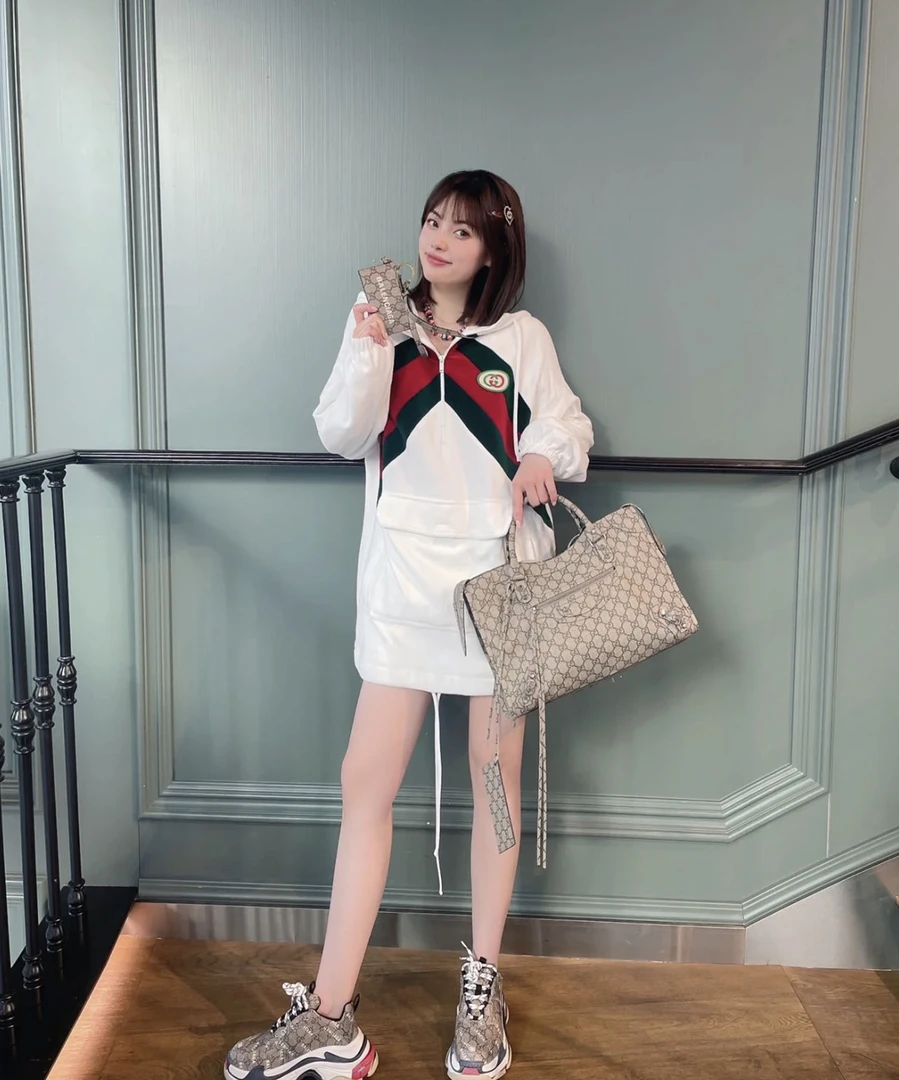 99新 GUCCI/古驰 红绿配色双G logo连帽卫衣 xs码  GM002083