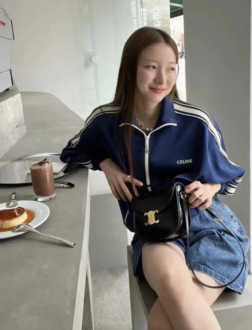 Celine/赛琳/藏蓝色经典侧织带外套 S码 99新 GM001094