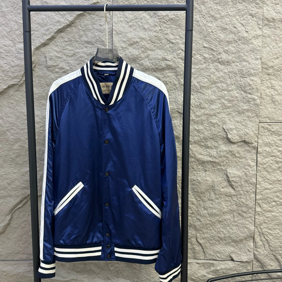 博柏利/Burberry/缎面 藏蓝色 棒球服夹克 50码 95新 GM000482