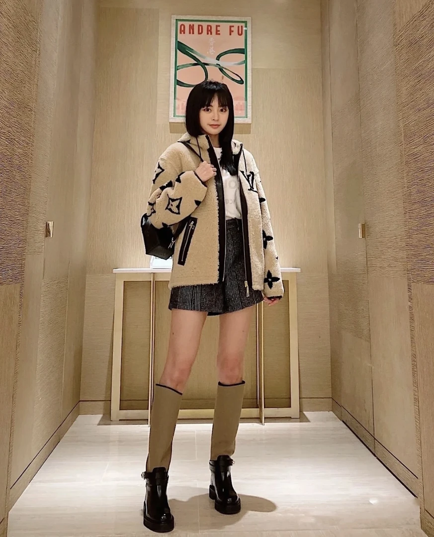 Louis Vuitton/路易威登大logo双面穿皮草外套 40码 99新GM001670