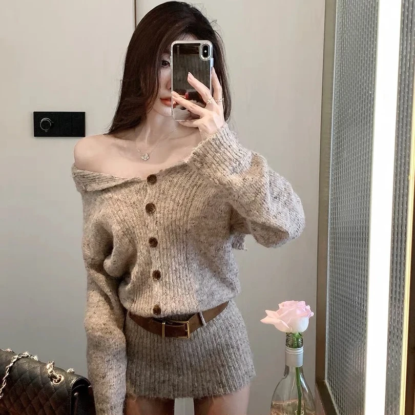 气质高级优雅淡紫花灰毛衣连衣裙女2024冬季新款浪漫设计感连衣裙