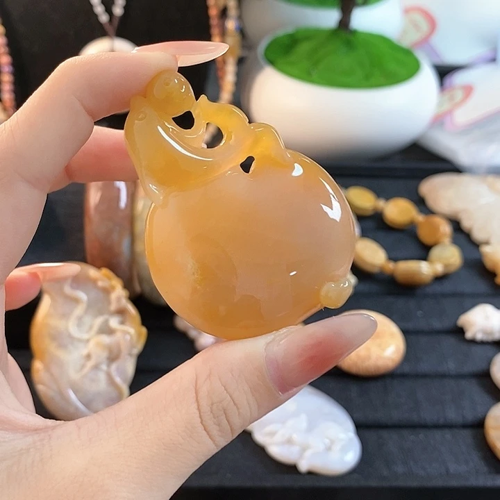 硅化玉颈饰未镶嵌