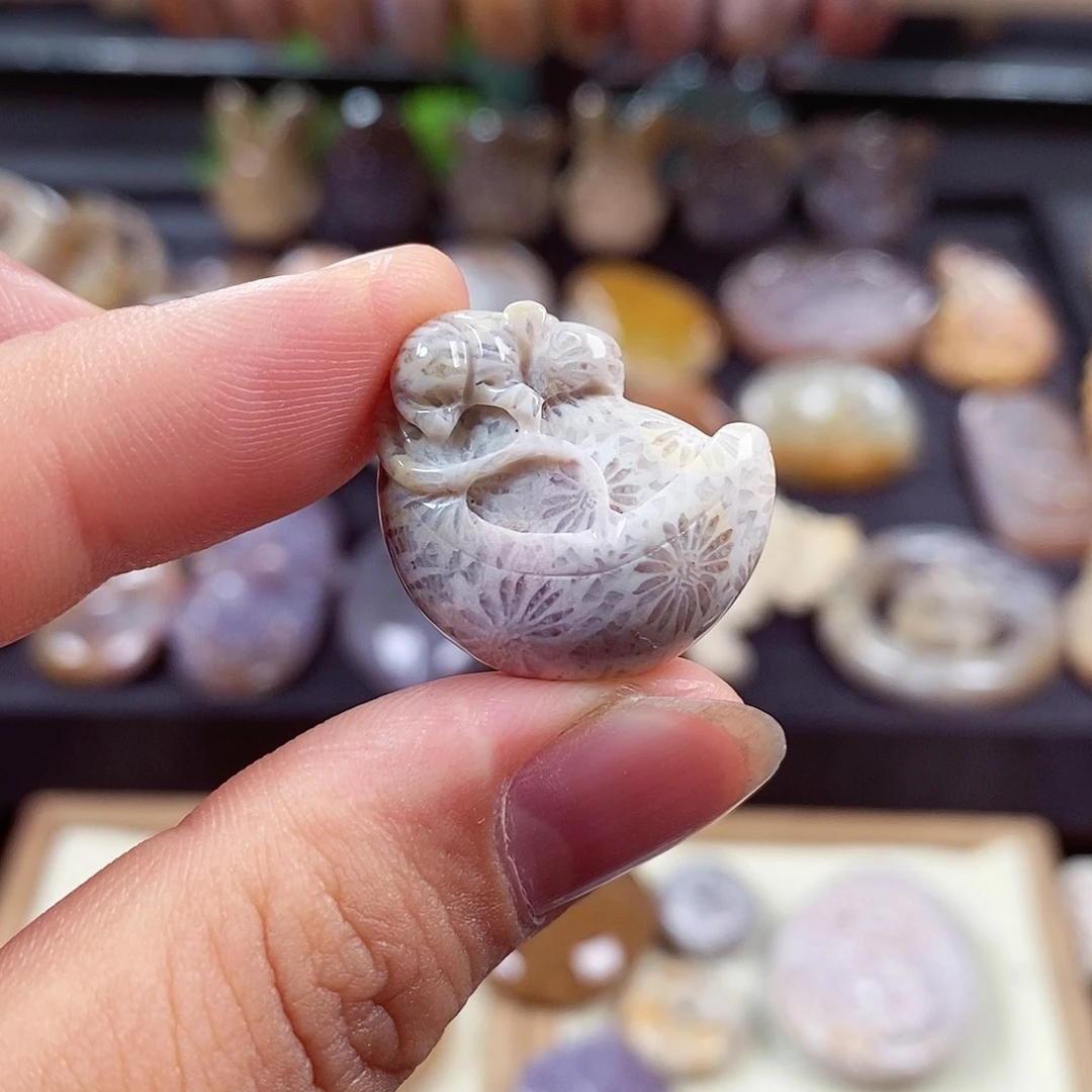 硅化玉颈饰未镶嵌