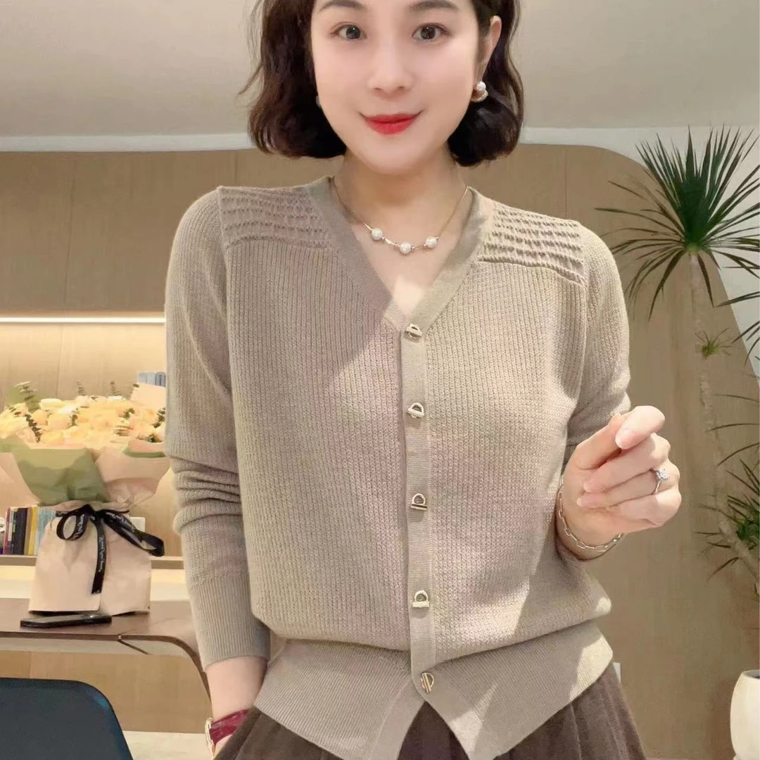 【富贵千斤】长袖V领肩部花纹款羊毛针织衫气质#DQ6031