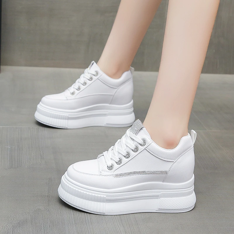内增高8CM皮面2025春夏季爆款小白鞋百搭舒适软底休闲透气鞋