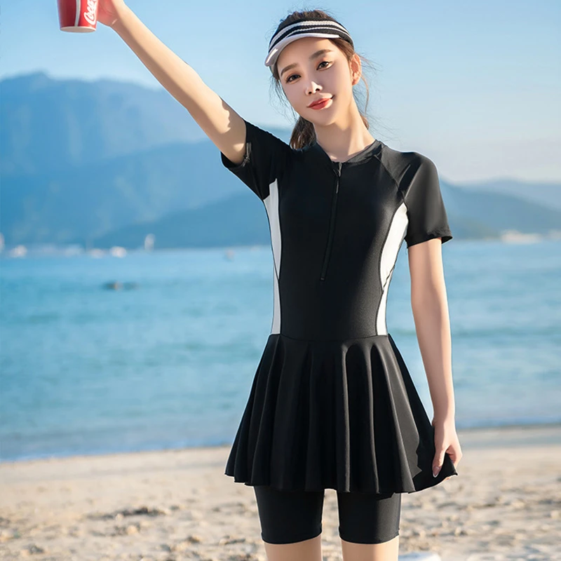 泳衣女新款保守运动显瘦遮肚游泳馆专用休闲度假游泳衣女款女士