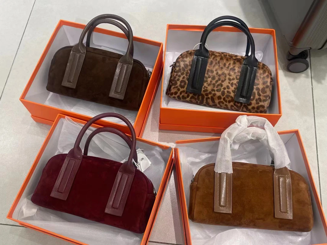 2024豆豆精选G682  绒面磨砂时尚方形手提斜挎包