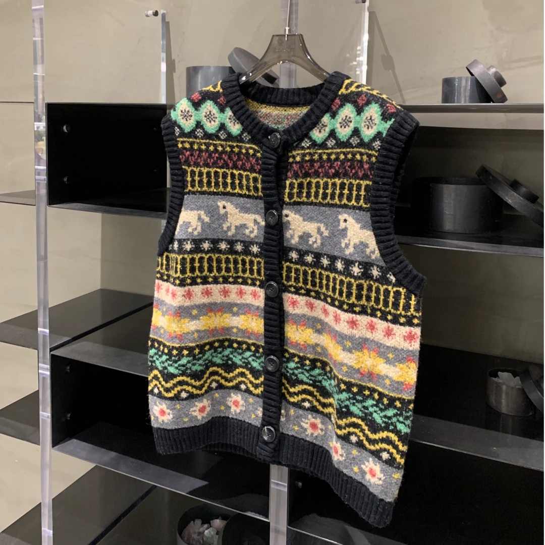 提花花纹黑边费尔岛马甲 M150