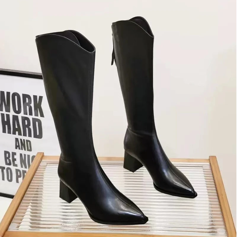 尖头V口高筒时装靴秋冬新款长筒靴女不过膝粗跟气质长靴子627-6