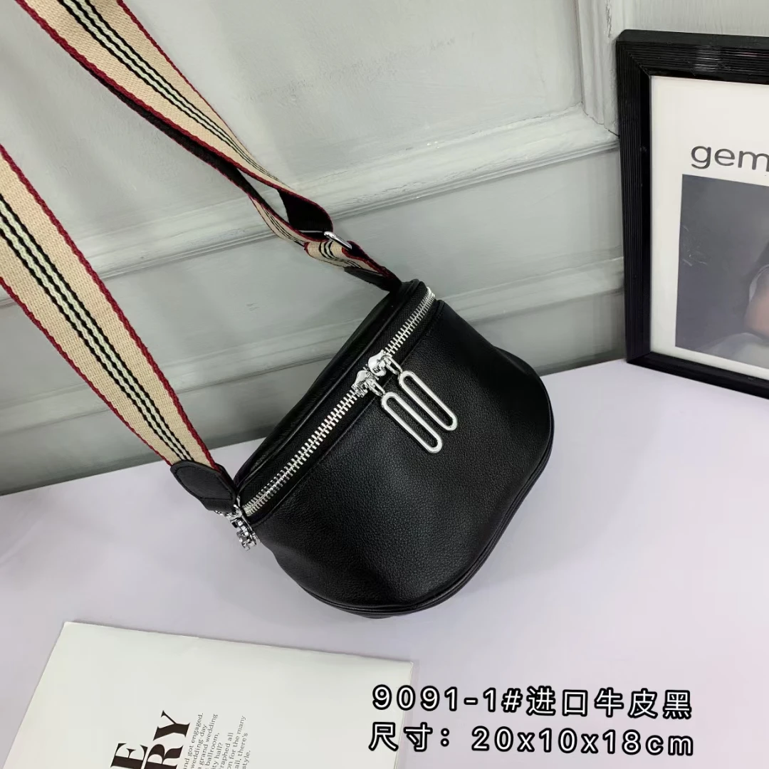 9091-1#头层牛皮女士胸包